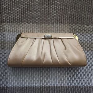 Golden-honey clutch